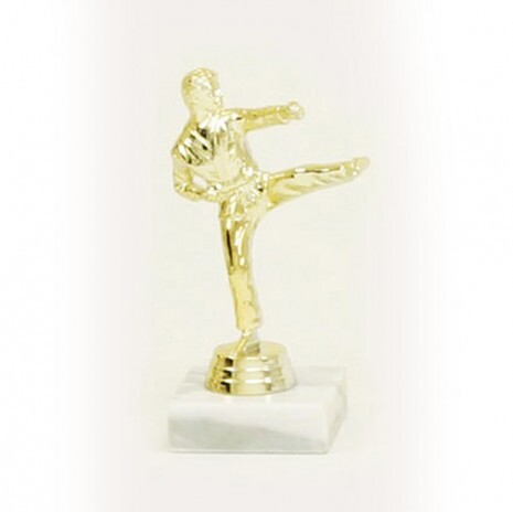 Karate (Männer Mittelstufe) Goldfigur mit Basis