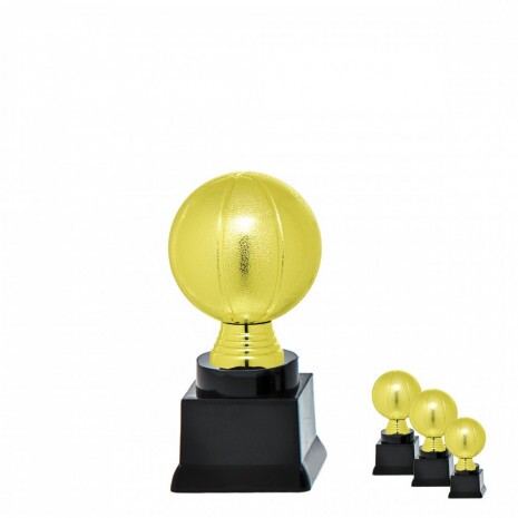 Basketball auf schwarzem Blocksockel