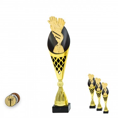 Fußball Torwart auf einer schwarz-goldenen Trophäe