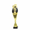 Platz auf einer schwarz-goldenen Trophäe
