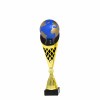 Globus auf einer schwarz-goldenen Trophäe