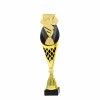 Fußballthema auf einer schwarz-goldenen Trophäe