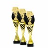 Fußballthema auf einer schwarz-goldenen Trophäe