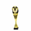 Fußballball auf einer schwarz-goldenen Trophäe A