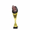 American-Football-Ball auf einer schwarz-goldenen Trophäe A